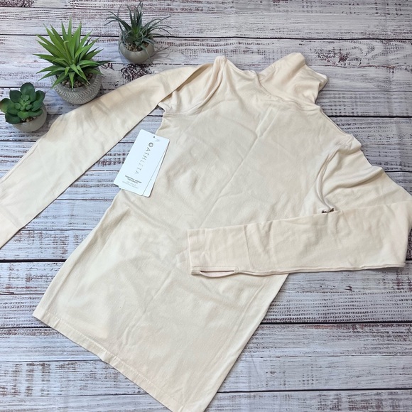 Athleta Cream Foresthill Accent Turtleneck - Picture 2 of 9